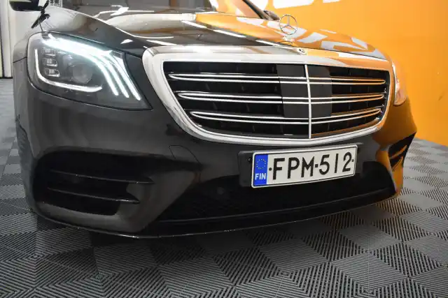 Musta Sedan, Mercedes-Benz S – FPM-512