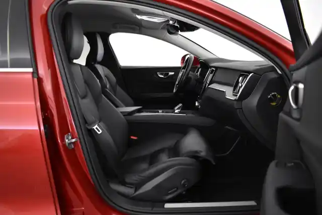 Punainen Farmari, Volvo V60 – FPM-703