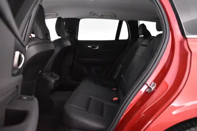 Punainen Farmari, Volvo V60 – FPM-703