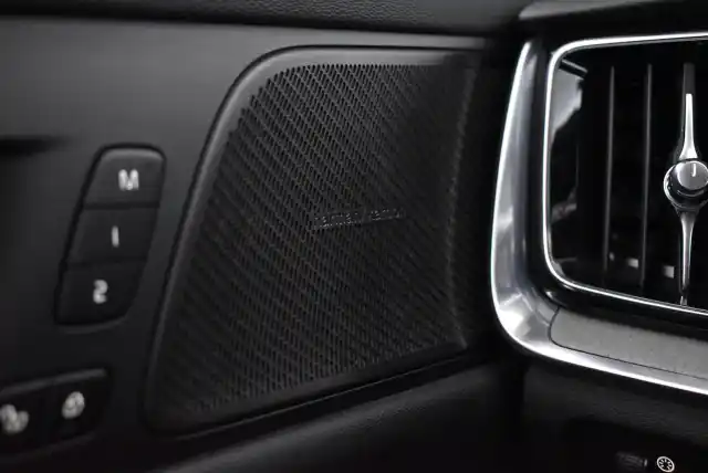 Punainen Farmari, Volvo V60 – FPM-703