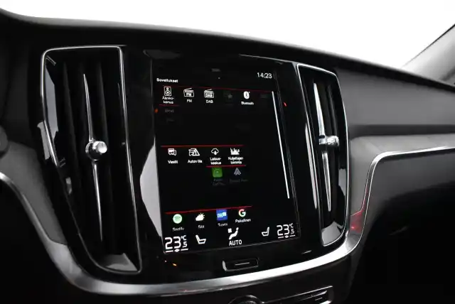 Punainen Farmari, Volvo V60 – FPM-703