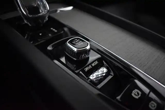Punainen Farmari, Volvo V60 – FPM-703