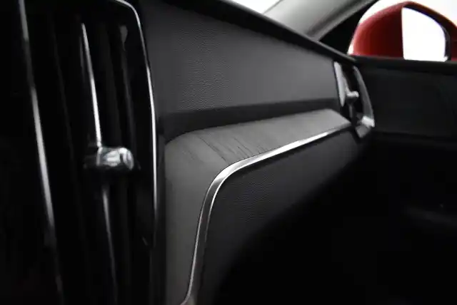 Punainen Farmari, Volvo V60 – FPM-703