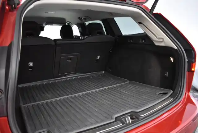 Punainen Farmari, Volvo V60 – FPM-703