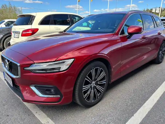 Punainen Farmari, Volvo V60 – FPM-703