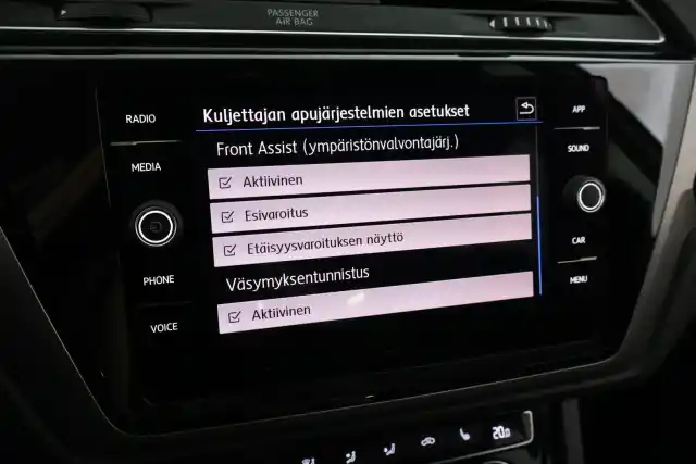 Harmaa Tila-auto, Volkswagen Touran – FPN-483
