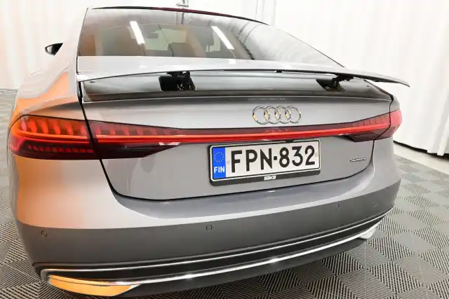 Harmaa Viistoperä, Audi A7 – FPN-832