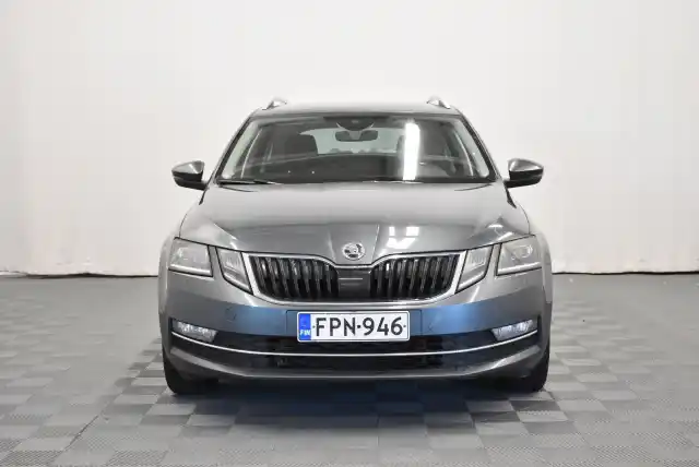 Harmaa Farmari, Skoda Octavia – FPN-946