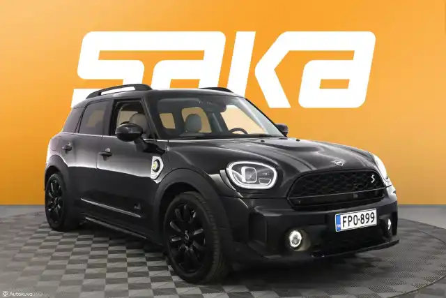 Musta Maastoauto, MINI Countryman – FPO-899
