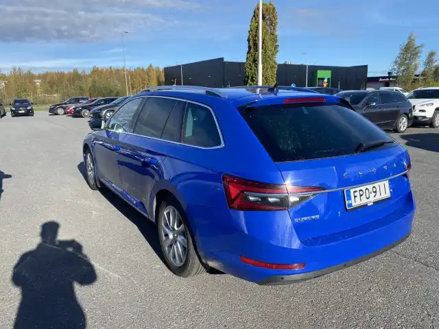 Sininen Farmari, Skoda Superb – FPO-911