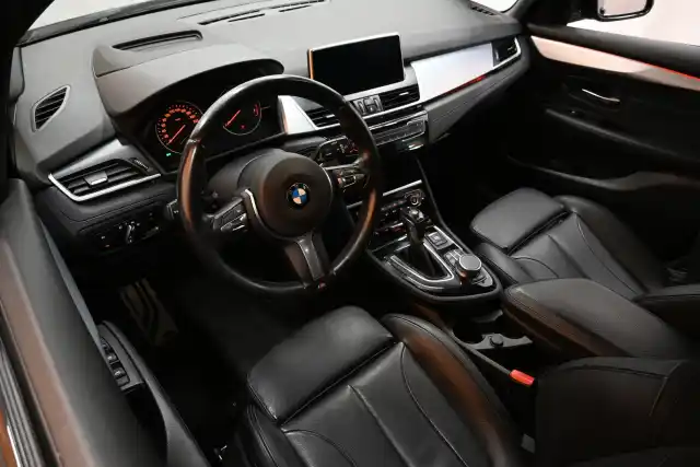 Musta Tila-auto, BMW 225 – FPR-209