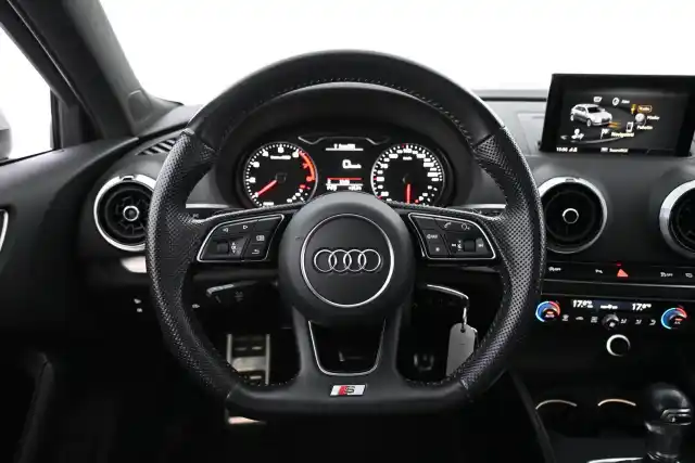 Valkoinen Viistoperä, Audi A3 – FPT-639