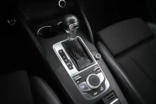 Valkoinen Viistoperä, Audi A3 – FPT-639