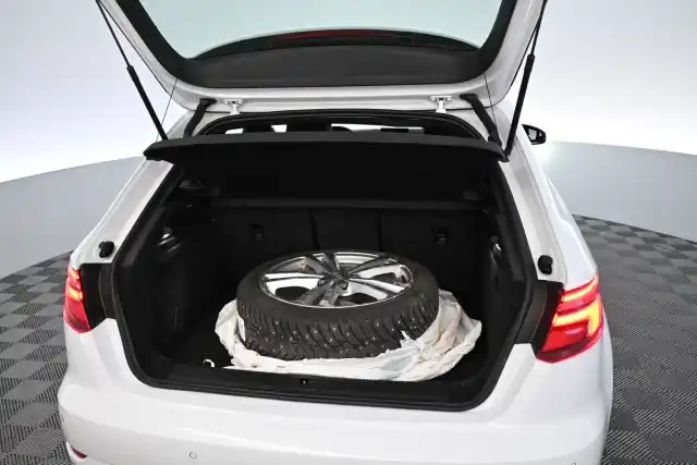Valkoinen Viistoperä, Audi A3 – FPT-639
