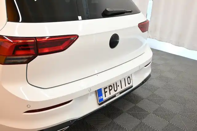 Valkoinen Viistoperä, Volkswagen Golf – FPU-110