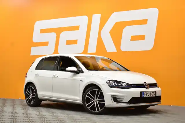 Valkoinen Viistoperä, Volkswagen Golf – FPU-823