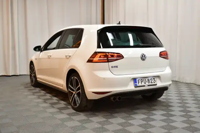 Valkoinen Viistoperä, Volkswagen Golf – FPU-823