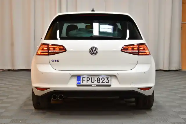 Valkoinen Viistoperä, Volkswagen Golf – FPU-823