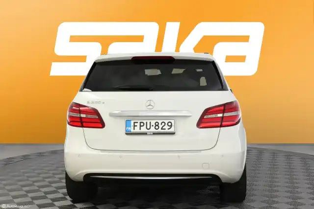 Valkoinen Viistoperä, Mercedes-Benz B – FPU-829