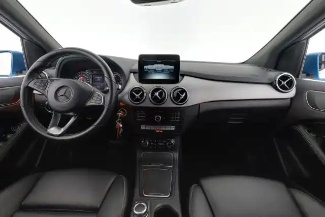 Valkoinen Viistoperä, Mercedes-Benz B – FPU-829