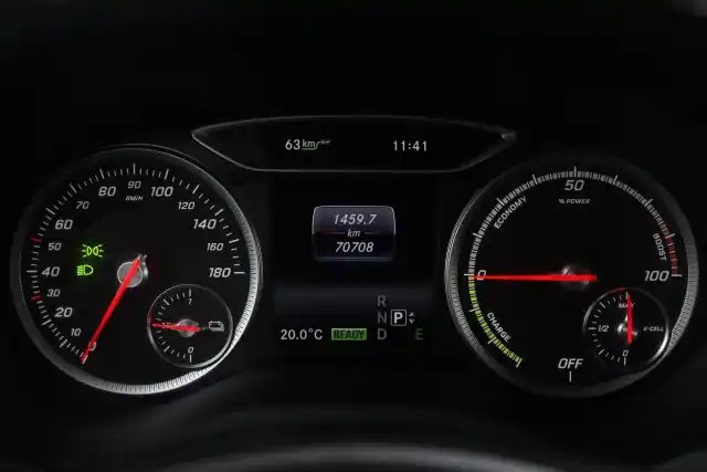 Valkoinen Viistoperä, Mercedes-Benz B – FPU-829