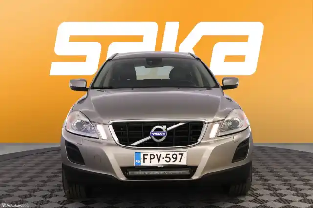 Ruskea Farmari, Volvo XC60 – FPV-597