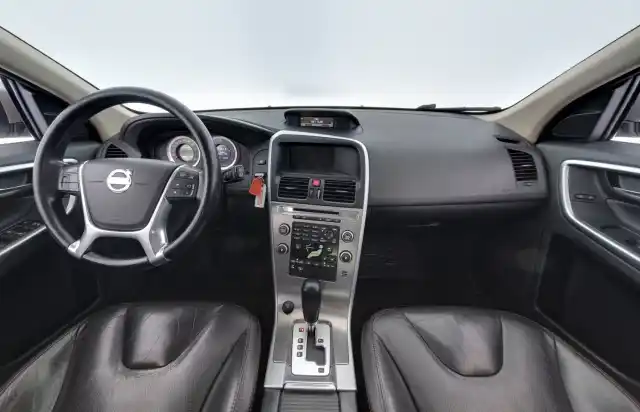 Ruskea Farmari, Volvo XC60 – FPV-597