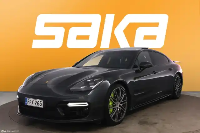 Harmaa Sedan, Porsche Panamera – FPX-265