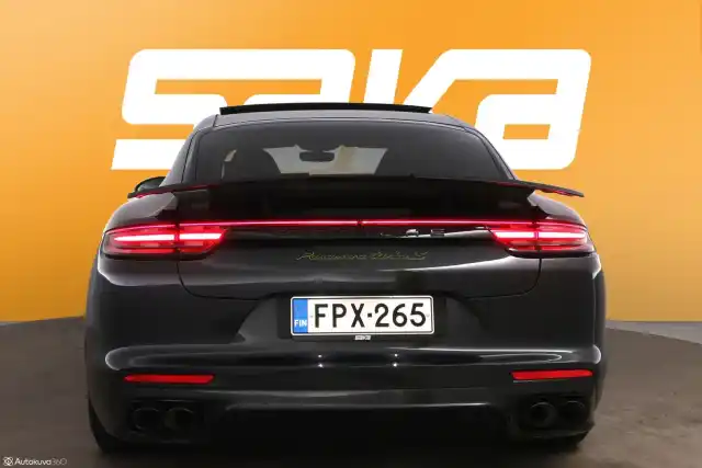 Harmaa Sedan, Porsche Panamera – FPX-265