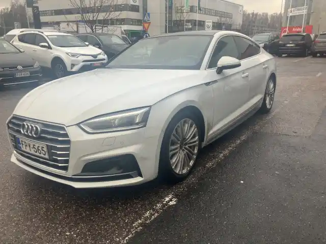 Valkoinen Viistoperä, Audi A5 – FPY-565