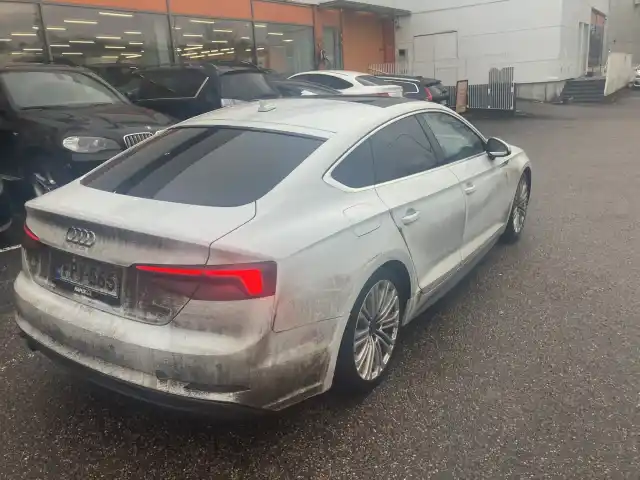 Valkoinen Viistoperä, Audi A5 – FPY-565