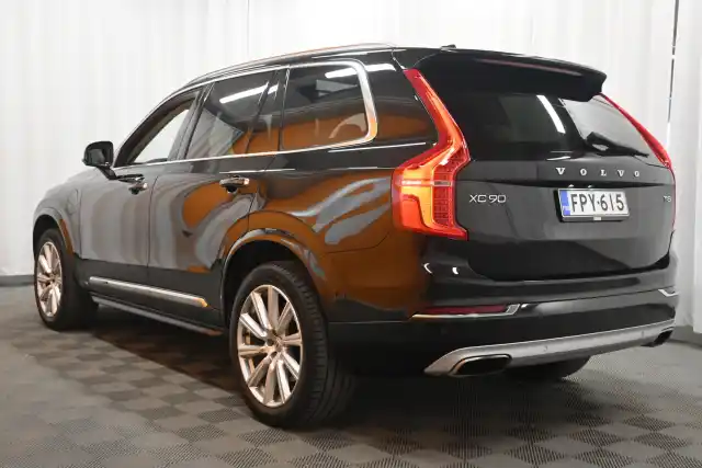 Musta Maastoauto, Volvo XC90 – FPY-615