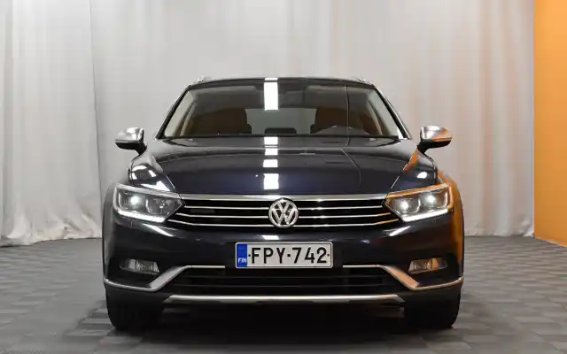 Sininen Farmari, Volkswagen Passat – FPY-742