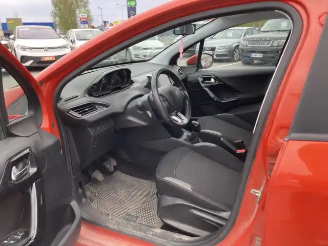 Oranssi Viistoperä, Peugeot 208 – FPY-796