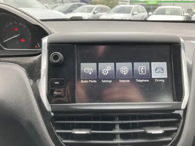 Oranssi Viistoperä, Peugeot 208 – FPY-796