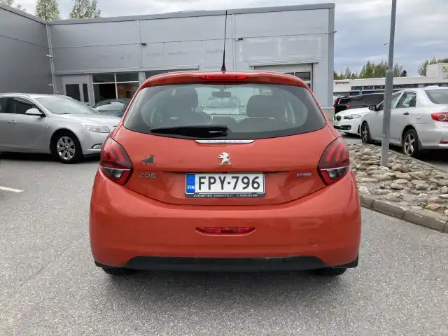 Oranssi Viistoperä, Peugeot 208 – FPY-796