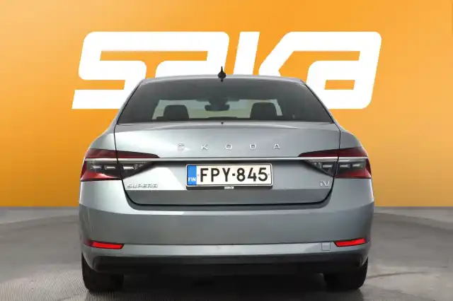 Harmaa Sedan, Skoda Superb – FPY-845