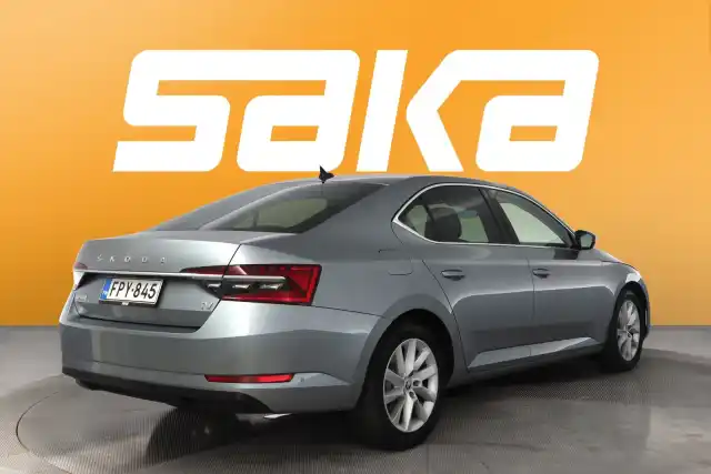 Harmaa Sedan, Skoda Superb – FPY-845