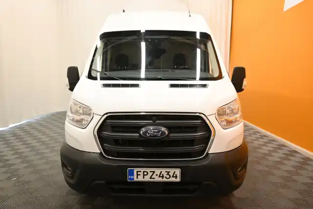 Valkoinen Pakettiauto, Ford Transit – FPZ-434