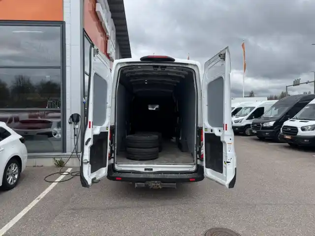 Valkoinen Pakettiauto, Ford Transit – FPZ-434