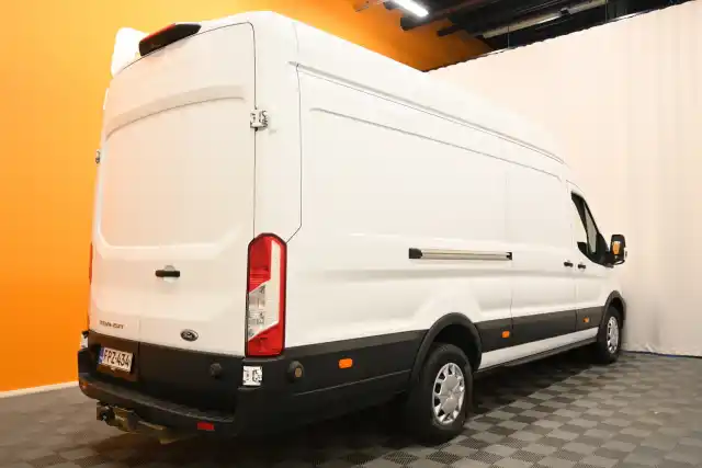 Valkoinen Pakettiauto, Ford Transit – FPZ-434