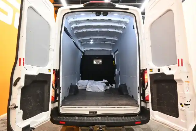 Valkoinen Pakettiauto, Ford Transit – FPZ-434