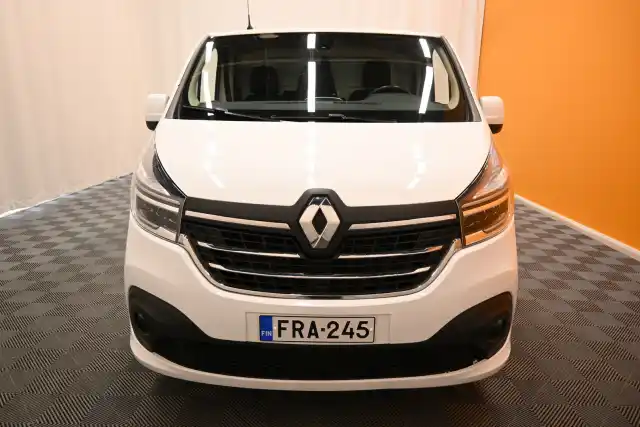 Valkoinen Pakettiauto, Renault Trafic – FRA-245