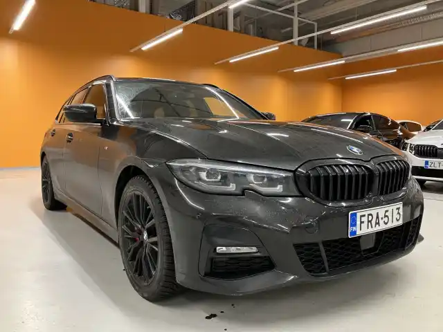 Musta Farmari, BMW 320 – FRA-513