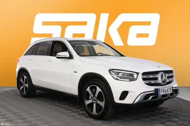 Valkoinen Maastoauto, Mercedes-Benz GLC – FRA-675