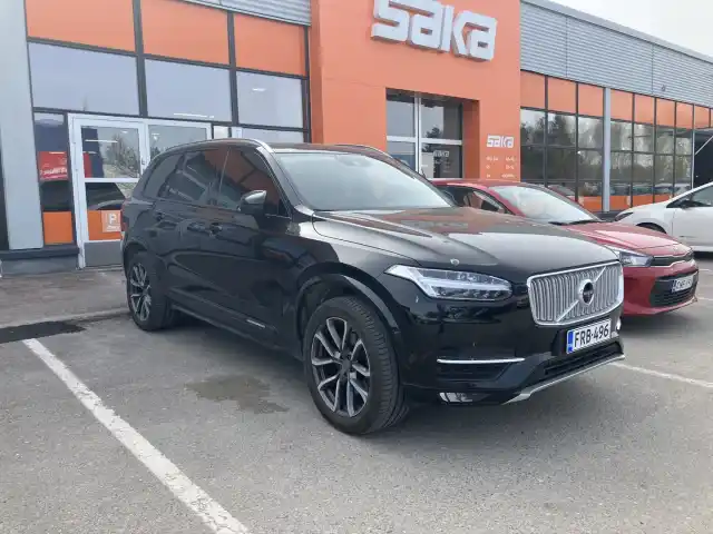 Harmaa Maastoauto, Volvo XC90 – FRB-496