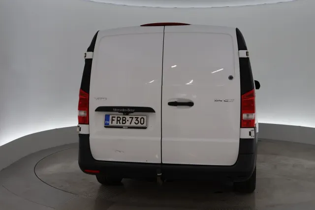 Valkoinen Pakettiauto, Mercedes-Benz Vito – FRB-730