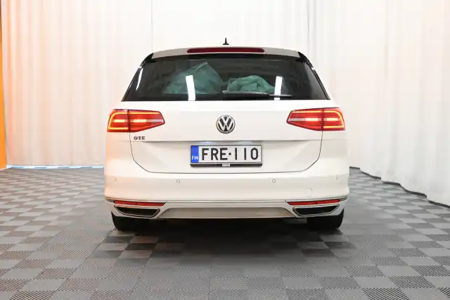 Valkoinen Farmari, Volkswagen Passat – FRE-110