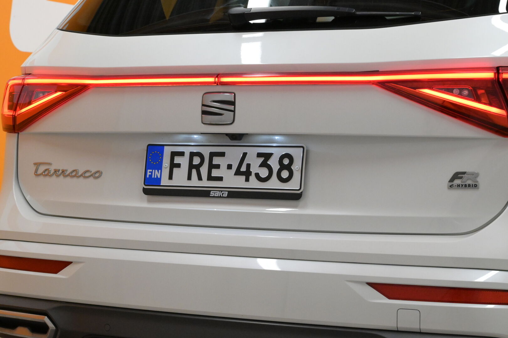 Valkoinen Maastoauto, Seat Tarraco – FRE-438