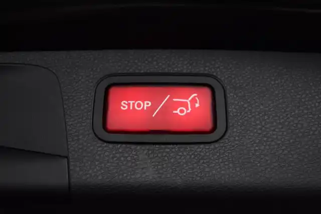 Musta Farmari, Mercedes-Benz E – FRE-828